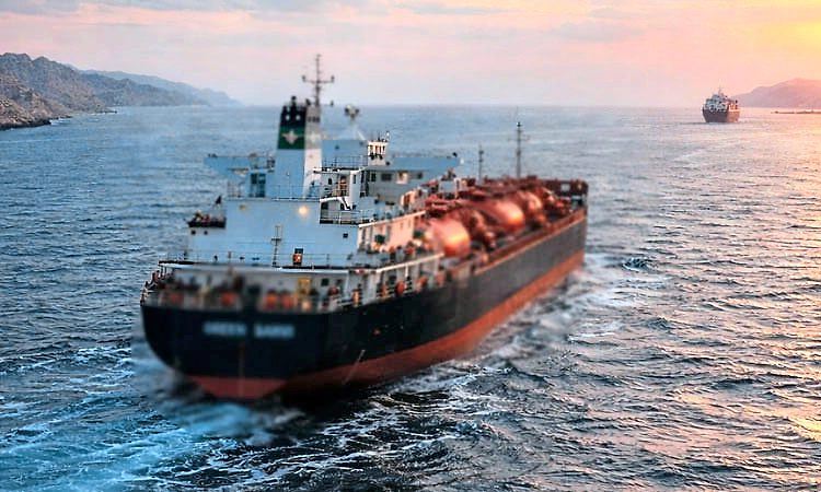 Middle East Conflict: ಹೊರ್ಮುಜ್‌ ಜಲಸಂಧಿ ದಾಟಿ ಭಾರತದತ್ತ ‘ಗ್ರೀನ್ ಸಾನ್ವಿ’ ನೌಕೆ