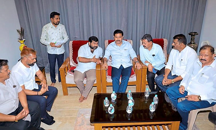 Davanagere: ಶ್ರೀನಿವಾಸ್ ದಾಸಕರಿಯಪ್ಪ ನಿವಾಸಕ್ಕೆ ವಿಜಯೇಂದ್ರ ಭೇಟಿ