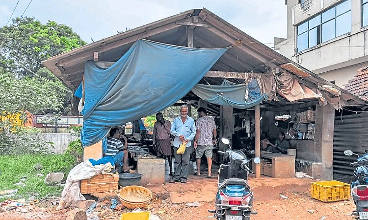 ತಲ್ಲೂರು ಮೀನು ಮಾರುಕಟ್ಟೆ: ಸ್ವಚ್ಛತೆ ಮರೀಚಿಕೆ