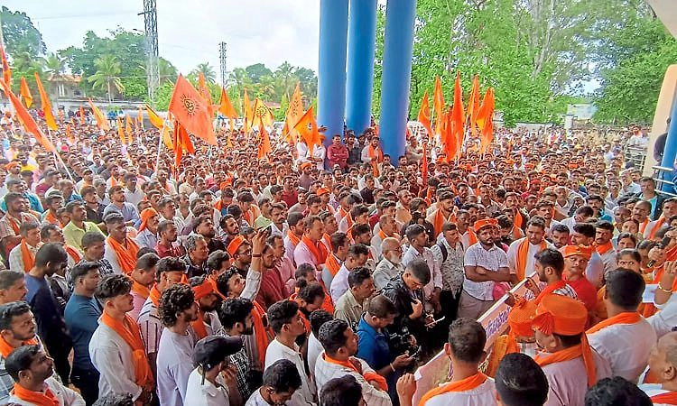 ಮುರಿನಕಟ್ಟೆ ಧ್ವಂಸ ಪ್ರಕರಣ: ಹಿಂದೂ ಸಂಘಟನೆ ಕರೆ ನೀಡಿದ್ದ ಭಟ್ಕಳ ಬಂದ್ ಗೆ ಉತ್ತಮ ಸ್ಪಂದನೆ