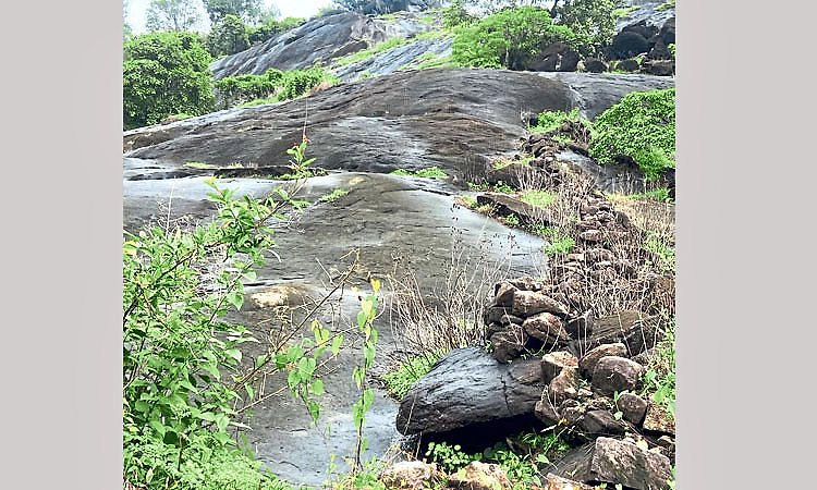ಮೂಡುಬಿದಿರೆಯಲ್ಲಿ ನಿರಂತರ ಕಲ್ಲು ಗಣಿಗಾರಿಕೆ: ಬೇಕಿದೆ ಮತ್ತಷ್ಟು ಸುರಕ್ಷೆ