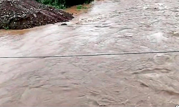 ಬೆಳಗಾವಿಯಲ್ಲಿ ಅಪಾಯದ ಮಟ್ಟ ಮೀರಿ ಹರಿಯುತ್ತಿದೆ ನದಿಗಳು