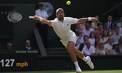 Wimbledon tennis tournament: 17ನೇ ಬಾರಿ 8ರ ಸುತ್ತಿಗೆ ಜೋಕೋ