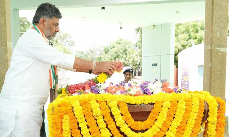 ನಾನು ಪ್ರಜಾಸೇವಕ, ನಾಡ ದೊರೆ ಅಲ್ಲ: 'ಪ್ರಜಾಸೇವೆ'ಗೆ ಚಾಲನೆ ನೀಡಿ ಸಿಎಂ