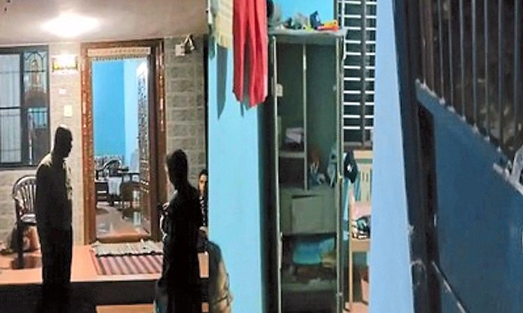 ಮನೆಯಿಂದ ಭಾರಿ ಮೌಲ್ಯದ ಚಿನ್ನಾಭರಣ ಕಳವು