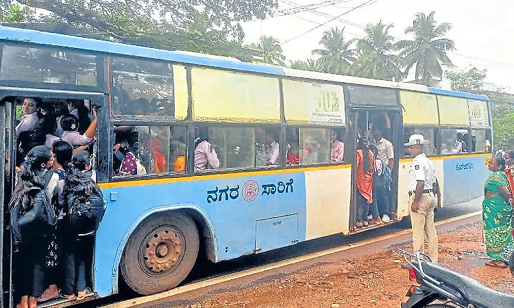Kundapur: Bus operators face penalties as police crack down on overcrowding