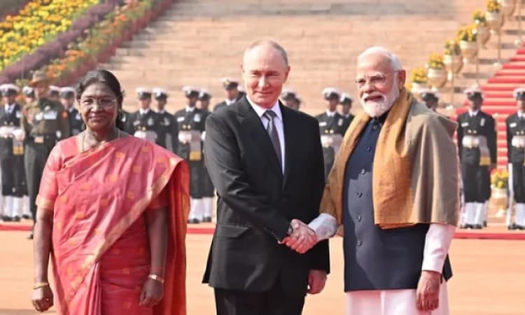 President Putin accorded ceremonial welcome at Rashtrapati Bhavan