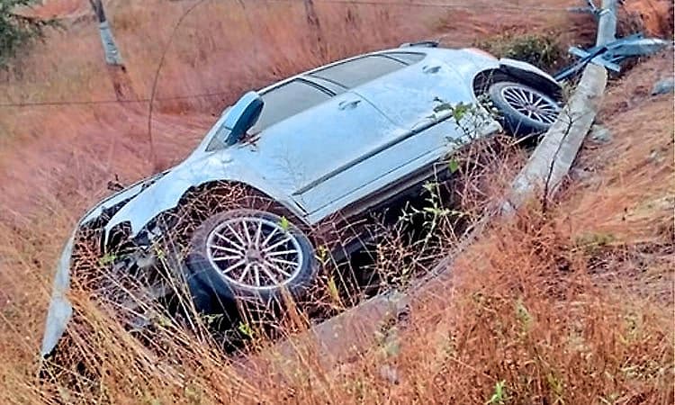 Thekkatte: Car falls into roadside drain, five youths escape with minor injuries