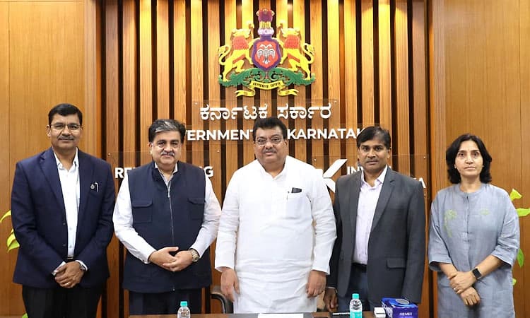 ಮೊಬೈಲ್, ಎಲೆಕ್ಟ್ರಾನಿಕ್ಸ್ ಬಿಡಿಭಾಗ ತಯಾರಿಕೆಗೆ ವಿಷನ್ ಡಾಕ್ಯುಮೆಂಟ್: ಎಂ.ಬಿ.ಪಾಟೀಲ್‌