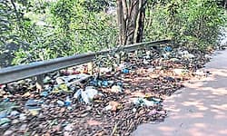 Karkala: ಚಿಲಿಂಬಿ; ರಸ್ತೆ ಬದಿ ಅಪಾರ ಪ್ರಮಾಣದ ತ್ಯಾಜ್ಯ ರಾಶಿ