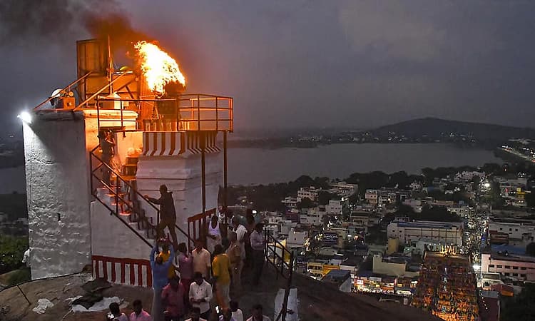 Madras HC upholds single judge ruling allowing lighting of deepam on Thirupparankundram hill