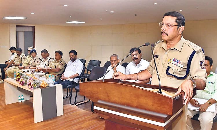 ಸುರಕ್ಷತೆ ಕಲ್ಪಿಸುವುದು ಪೊಲೀಸ್‌ ಜತೆ ಸಹಕಾರಿ ಸಿಬಂದಿ ಜವಾಬ್ದಾರಿ: ಡಿಸಿಪಿ