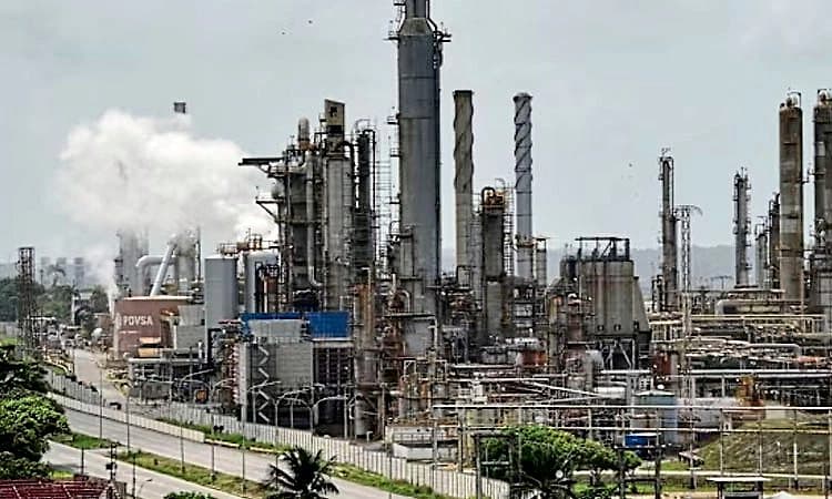 ತೈಲ ಕಂಪನಿ ನೆರವಿಂದ ವೆನಿಜುವೆಲಾ ಆರ್ಥಿಕತೆ ಮರುನಿರ್ಮಾಣ: ಟ್ರಂಪ್‌