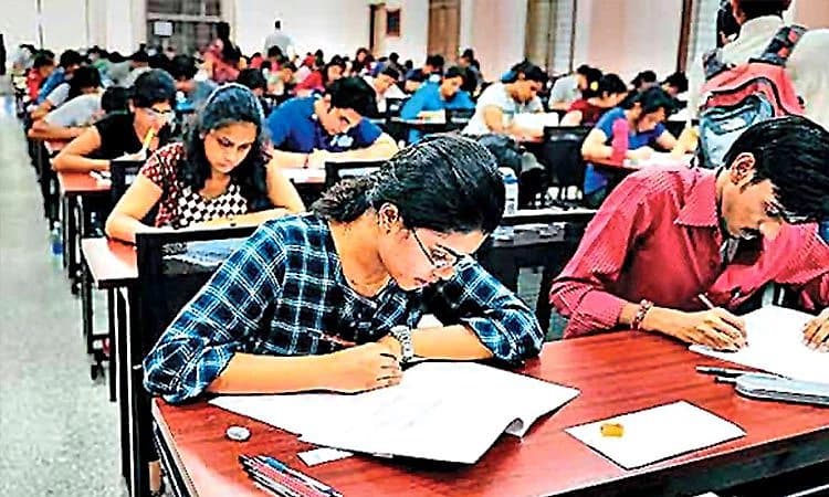 ಸರಕಾರಿ ಪಿಯು ಮಕ್ಕಳಿಗೆ  ಪರೀಕ್ಷೆಗೆ ಮುನ್ನ ರಜೆ ಇಲ್ಲ !