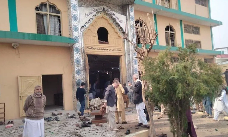 31 killed, 169 injured in suicide attack at Shia mosque in Pakistan's capital