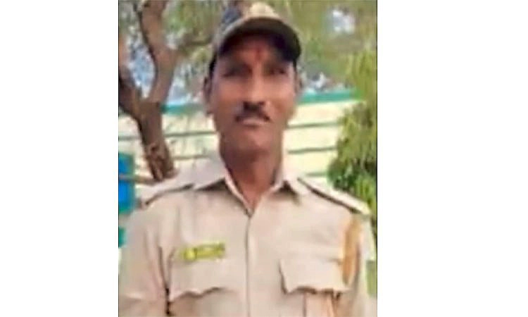 Bhalki: ಅರಣ್ಯ ಇಲಾಖೆ ಸಿಬ್ಬಂದಿ ಆತ್ಮಹತ್ಯೆ; ಅರಣ್ಯ ಸಚಿವ ಈಶ್ವರ ಖಂಡ್ರೆ ಭೇಟಿ