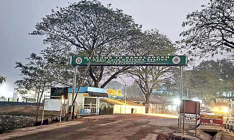 ಸಂಬಂಧ ಹದಗೆಟ್ಟರೂ ಬಾಂಗ್ಲಾಗೆ ಕಲ್ಲು ಸಾಗಾಟ