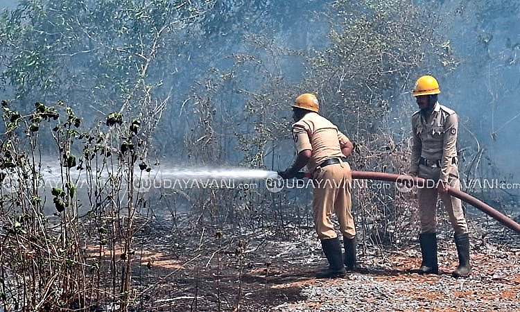 Fire breaks out from transformer spark in Shirva, houses narrowly escape damage