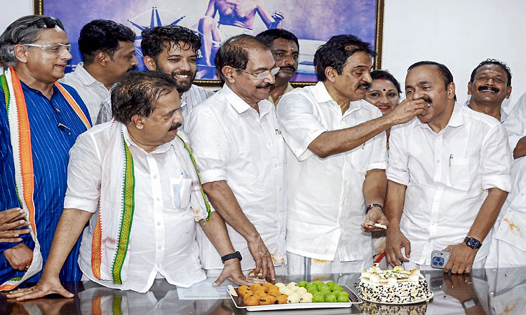 ದೇವರನಾಡಲ್ಲಿ ದಶಕದ ಬಳಿಕ 'ಕೈ' ಹಿಡಿದ ಮತದಾರ!; ಕಾಂಗ್ರೆಸ್‌ ಸಂಘಟಿತ ಹೋರಾಟಕ್ಕೆ ಜಯ