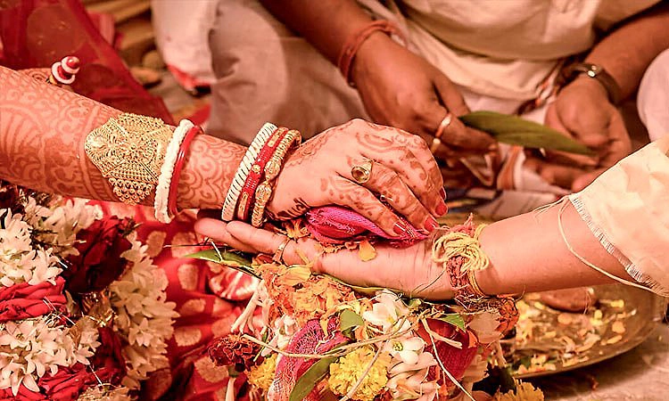 ಮೌನ ಪ್ರೀತಿಗೆ ಮದುವೆಯ ಮುದ್ರೆ; ನಾಪತ್ತೆಯಾದ ಮೂಕಿ, ಮೂಕ ಪ್ರಿಯಕರನೊಂದಿಗೆ ದಾಂಪತ್ಯಕ್ಕೆ!