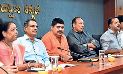 ಪರಸ್ಪರ ಸಮನ್ವಯದಿಂದ ಕಾರ್ಯನಿರ್ವಹಿಸಿ: ಸಚಿವ ಯು.ಟಿ. ಖಾದರ್‌