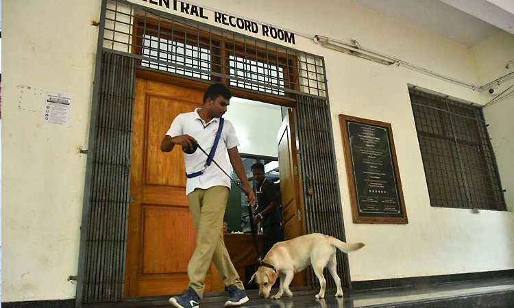 Fake Bomb Threat: ಕಲಬುರಗಿ ಜಿಲ್ಲಾ ನ್ಯಾಯಾಲಯಕ್ಕೆ ಬಾಂಬ್ ಬೆದರಿಕೆ