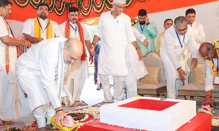 'ಸೋನಾರ್ ಬಾಂಗ್ಲಾ' ಕನಸು ನನಸಾಗುತ್ತಿದೆ:ನುಸುಳುಕೋರರನ್ನು ಗುರುತಿಸಿ ಕ್ರಮ: ಅಮಿತ್ ಶಾ