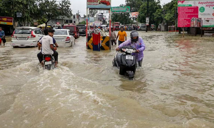 ದೇಶದ ಹಲವೆಡೆ ಮಳೆಯಬ್ಬರ: ಉತ್ತರಪ್ರದೇಶದಲ್ಲಿ 9 ಮಂದಿ ಸಾವು