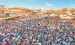 ಸೊಬಗನು ಕಂಡೀರಾ, ರಥವೇರಿದ ಕೃಷ್ಣನ ಸೊಬಗನು ಕಂಡೀರಾ...