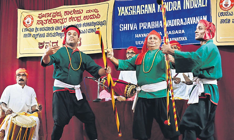 ಕಲಾಸತ್ತ್ವ  ತೋರಿದ ಯಕ್ಷಗಾನ ಪ್ರಾತ್ಯಕ್ಷಿಕೆ