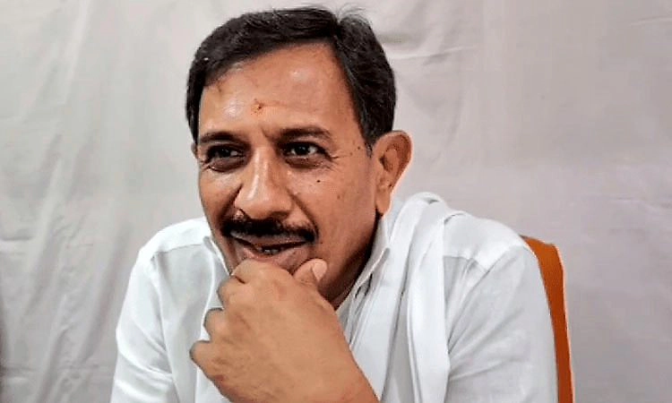ಎಚ್‌ಡಿಕೆಗ ಬೈತೀಯಾ, ನಿನಗೆಷ್ಟು ಧೈರ್ಯ?: ಬಾಲಕೃಷ್ಣಗೆ ವೃದ್ಧೆ ಪ್ರಶ್ನೆ
