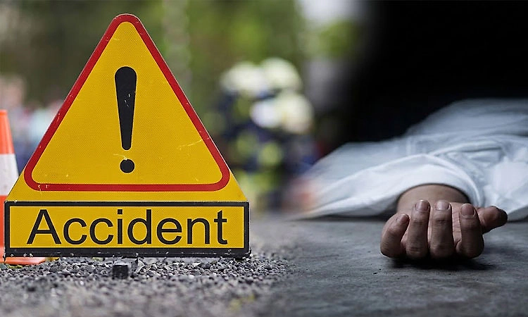 Honnavar: Bike rider dies after Tata Ace hits motorcycle