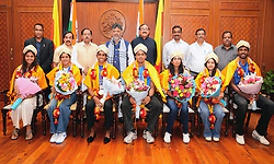 Asian games ವಿಜೇತರಿಗೆ ಸಿಎಂ ಅಭಿನಂದನೆ: ಚಿನ್ನ ಗೆದ್ದವರಿಗೆ 1 ಕೋಟಿ ರೂ. ನಗದು ಬಹುಮಾನ