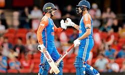 INDvsAUS: ಬಲಿಷ್ಠ ಆಸ್ಟ್ರೇಲಿಯಾಗೆ ಸಾಧಾರಣ ಗುರಿ ನೀಡಿದ ಭಾರತ