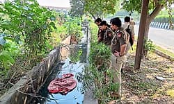 ನೋಯ್ಡಾದ ಚರಂಡಿಯಲ್ಲಿ ಶಿರಚ್ಛೇದಗೊಂಡ ಮಹಿಳೆಯ ನಗ್ನ ಮೃತದೇಹ ಪತ್ತೆ.. ಪೊಲೀಸರಿಂದ ಕಾರ್ಯಾಚರಣೆ