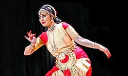 ಸ್ತ್ರೀಶಕ್ತಿಗೊಂದು ನೃತ್ಯ ದೀಪ್ತಿ-ಯುಕೆ ನೆಲದಲ್ಲಿ ಹೆಜ್ಜೆಗಳ ನಾದ