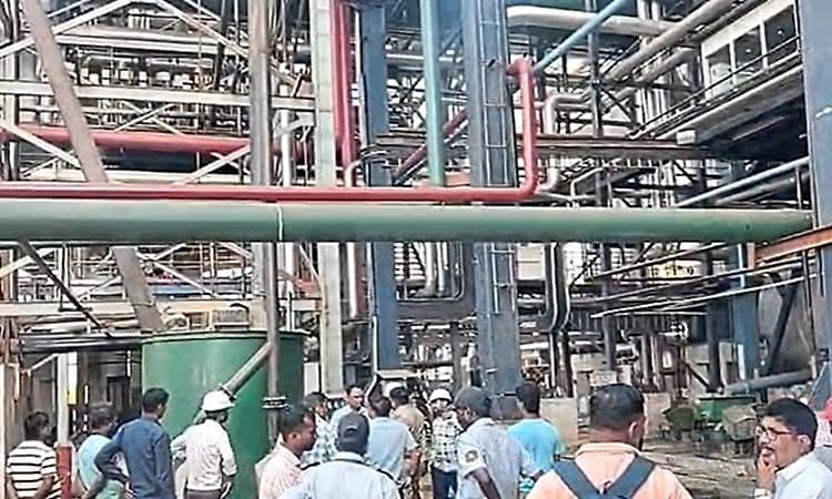Three workers killed, five critically injured in sugar factory accident near Bailhongal