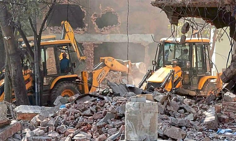 Delhi: ತುರ್ಕ್‌ ಮನ್‌ ಗೇಟ್‌ ಮಸೀದಿ ಬಳಿ ಅತಿಕ್ರಮಣ ತೆರವು-ತೀವ್ರ ಪ್ರತಿಭಟನೆ, ಕಲ್ಲುತೂರಾಟ