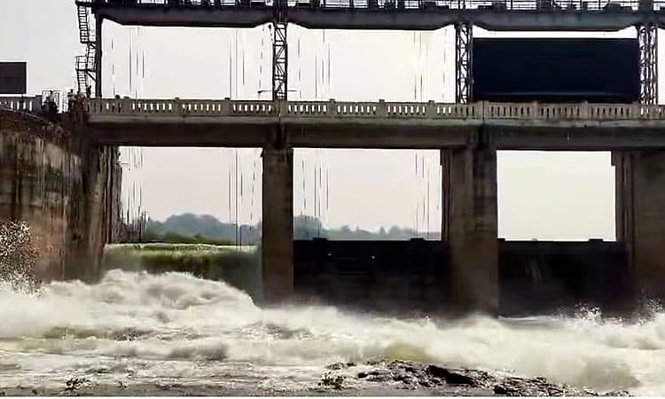 ಹಿಪ್ಪರಗಿ ಬ್ಯಾರೇಜ್‌ ಗೇಟಿಂದ 1.70 ಟಿಎಂಸಿ ಅಡಿ ನೀರು ಪೋಲು! 