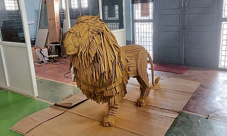 Creative reuse of waste tyres creates tiger in Puttur and lion in Mulki