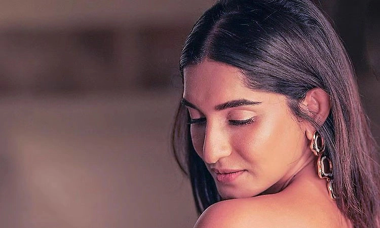 Businessman threatened with death; actress Krishi Thapanda served notice, friend arrested