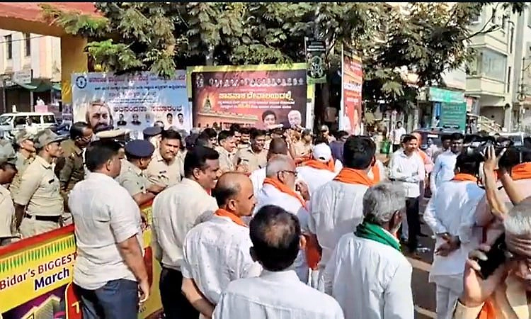 ಪಾಪನಾಶ ಮಂದಿರ ವಿವಾದ: ಬಿಜೆಪಿ ನಾಯಕರನ್ನು ತಡೆದ ಪೊಲೀಸರು; ಗೊಂದಲದ ವಾತಾವರಣ