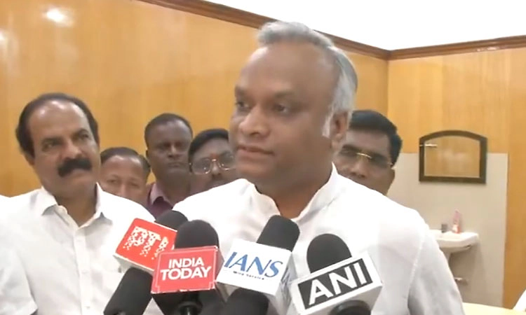 12 ವರ್ಷಗಳಲ್ಲಿ ಮೋದಿ ಮಾಡಿದ ಸಾಲದ ಬಗ್ಗೆ ಬಿಜೆಪಿಯವರು ಏನು ಹೇಳುತ್ತಾರೆ?: ಪ್ರಿಯಾಂಕ್ ಖರ್ಗೆ