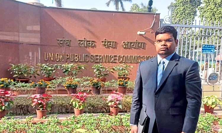 6 ವರ್ಷ ಕ್ಯಾನ್ಸರ್‌ ಜತೆ ಹೋರಾಡಿದ್ದ ಛ.ಗಢ ವ್ಯಕ್ತಿ ಯುಪಿಎಸ್ಸಿ ಪಾಸು