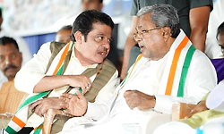 ಸಿದ್ದರಾಮಯ್ಯ ಖ್ಯಾತಿ ಎಚ್‌ಡಿಕೆಗೆ ಸಹಿಸಲು ಆಗುತ್ತಿಲ್ಲ: ಜಮೀರ್‌ ಅಹ್ಮದ್‌ ಖಾನ್‌