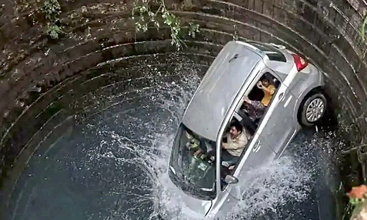Mumbai: ಜೀವಕ್ಕೆ ಕುತ್ತು ತಂದ ಶಾರ್ಟ್‌ಕಟ್ ದಾರಿ... ಕಾರು ಬಾವಿಗೆ ಬಿದ್ದು 9 ಮಂದಿ ದುರ್ಮರಣ