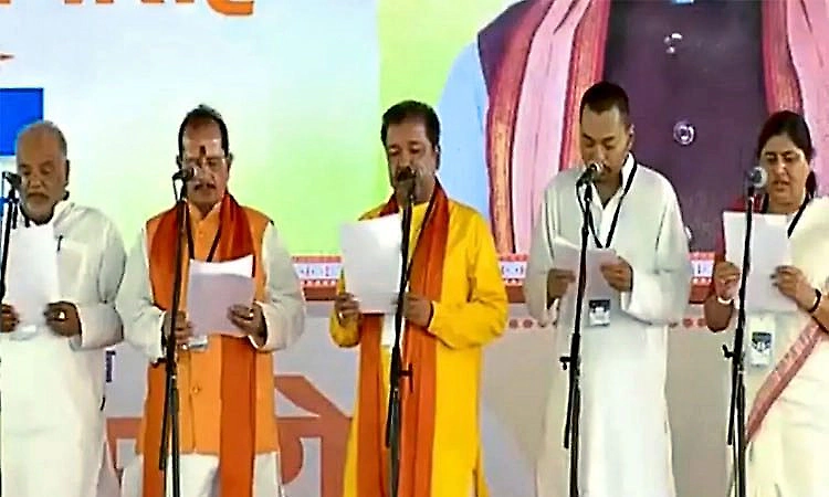 Bihar: 31 leaders including Nitish Kumar’s son Nishant take oath as ministers