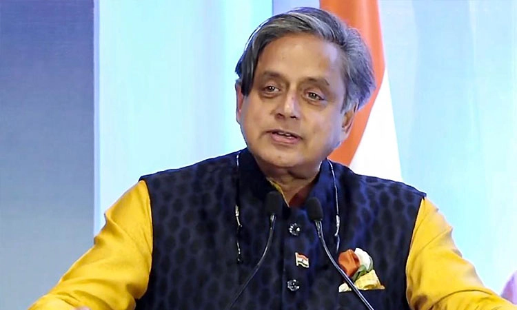 'ಜಾತಿ-ಧರ್ಮಕ್ಕಿಂತ ಮನುಷ್ಯತ್ವವೇ ಮೊದಲು': ಕೇರಳದ ಸೌಹಾರ್ದತೆ ಮೆಚ್ಚಿದ ಶಶಿ ತರೂರ್