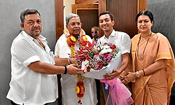 ಶಾಮನೂರು ಕುಟುಂಬ ಸಿಎಂ ಭೇಟಿ: ರಾಜಕೀಯ ಚರ್ಚೆ