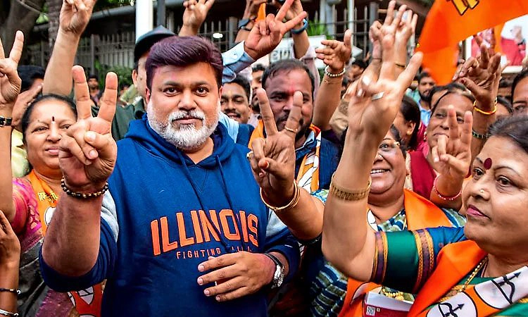 ಪ್ರತಿಭಟನೆಗೆ ಬಗ್ಗಿದ ‘ಮಹಾ’ ಸರ್ಕಾರ: ಹಿಂದಿ ಪರೀಕ್ಷೆ ರದ್ದು